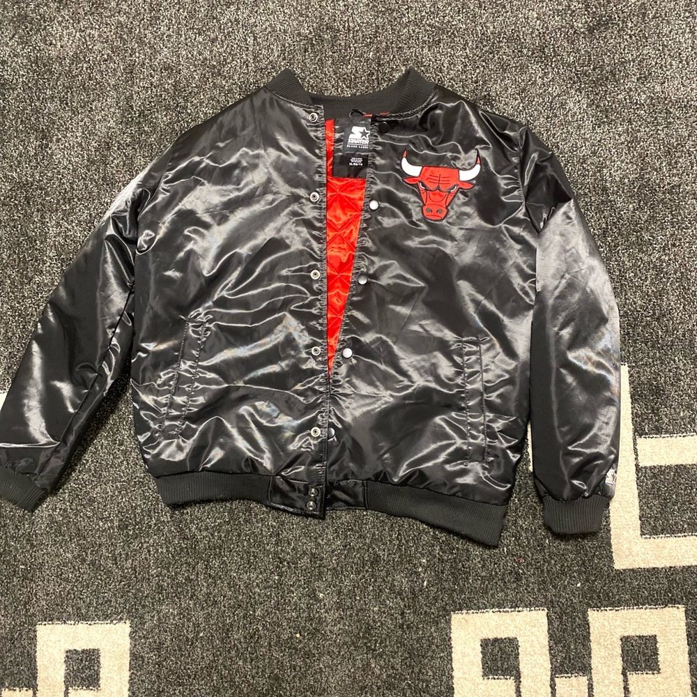 XL black Chicago Bulls Starter jacket